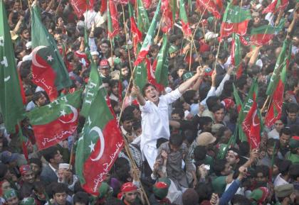 People rejected long march of PTI in country
