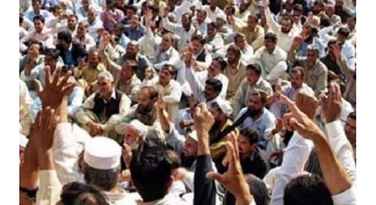 Wapda union stages rally, demands 50pc increase in salaries
