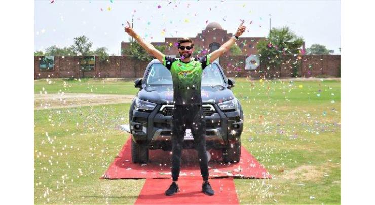 Lahore Qalandars gift a brand new car to their skipper Shaheen Shah Afridi