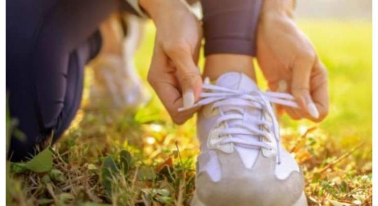 Simple brisk walk may be enough to fight off depression
