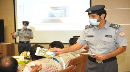 شرطة أبوظبي تنفذ مبادرة توعية "مدربي قيادة المركبات"