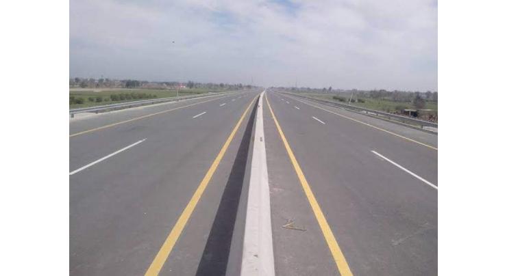 Asad Mahmood examines civic amenities at Hakla-D.I.Khan Motorway
