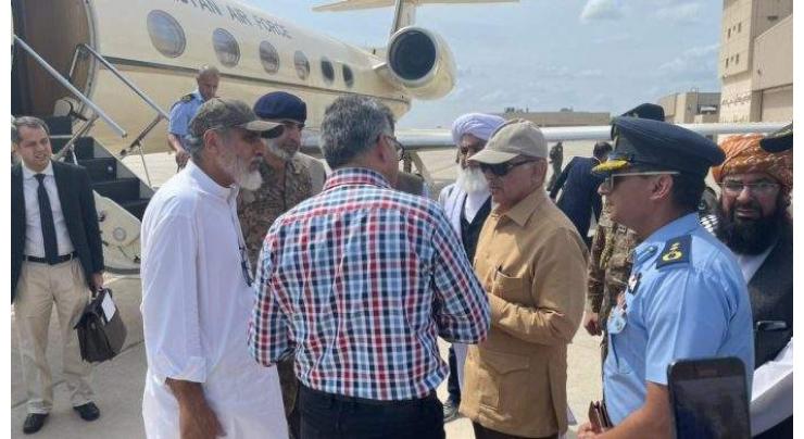 Prime Minister visits Balochistan to review relief activities in flood affected districts
