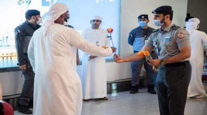 شرطة أبوظبي تستقبل الحجاج في مطار أبوظبي الدولي
