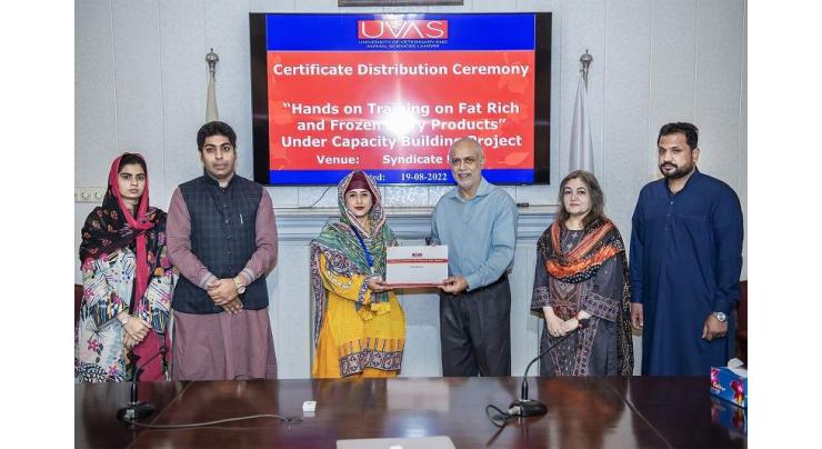 5-Day hands-on training course on ‘Frozen and Fat Rich Dairy Products’ concludes at UVAS