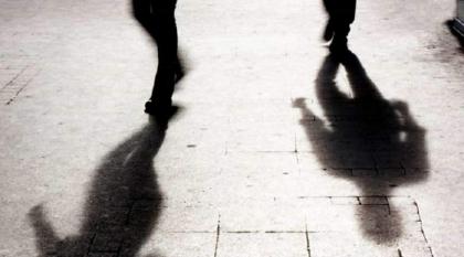 تعرض طفلان لاعتداء جنسي من قبل مجھول فی دولة الکویت
