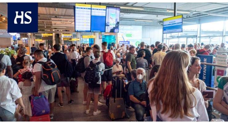 Netherlands' Main Airport Asks Airlines to Cancel Flights Due to Lack of Staff