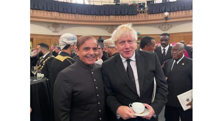 Prime Minister interacts with former UK PMs, opposition leader, Mayor of London
