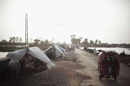 Turkiye's Albayrak Group sends 4,000 tents for flood victims

