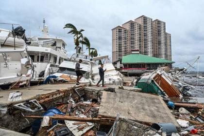 Florida city 'devastated' by Hurricane Ian: governor
