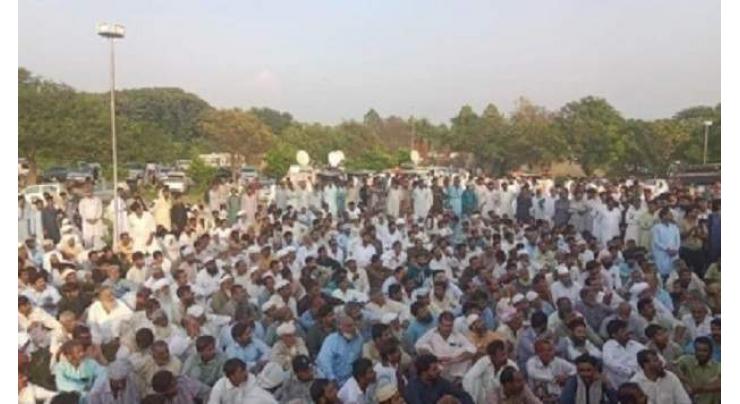 Farmers end sit-in after negotiations with govt
