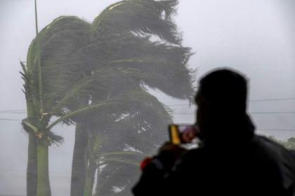 Hurricane Ian heads for Carolinas after ravaging Florida
