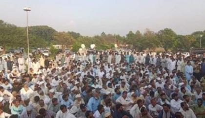 Farmers end sit-in after negotiations with govt
