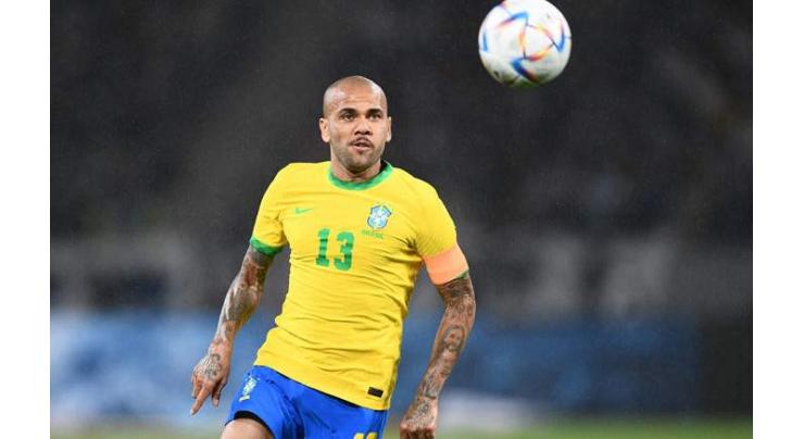 Dani Alves in, Firmino out as Brazil name World Cup squad
