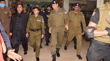 شرطة اقلیم البنجاب تفتح قضیة فی حادث محاولة اغتیال رئیس الوزراء السابق عمران خان