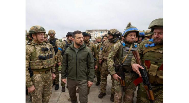 Zelensky visits Donbas near 'difficult' Ukraine front
