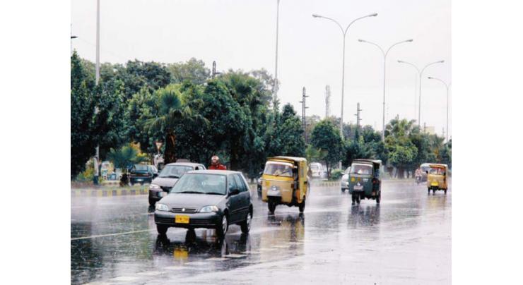 City receives light rain in Lahore 

