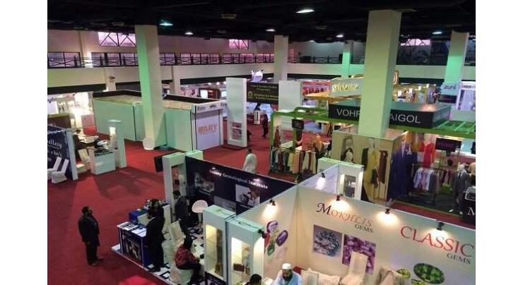 Iran's single country exhibition attracts a large number of Karachiites
