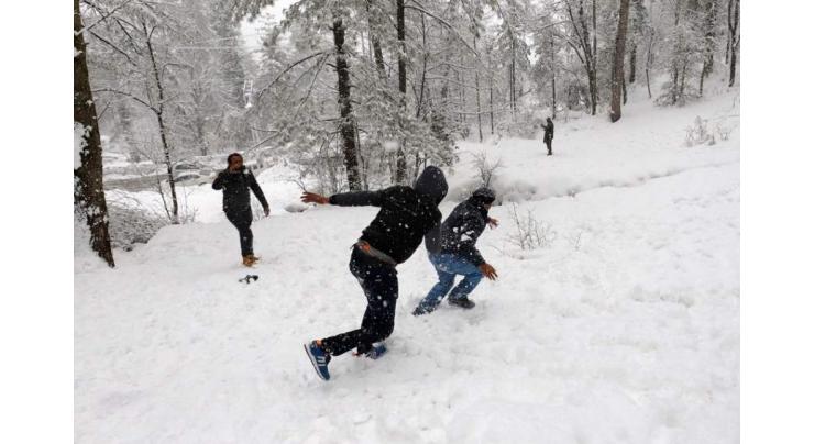 Tourists advised to be extra cautious during snowy area's visit
