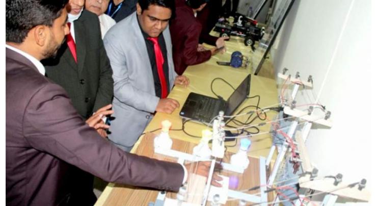 Project exhibition of final year students, job fair held at SU
