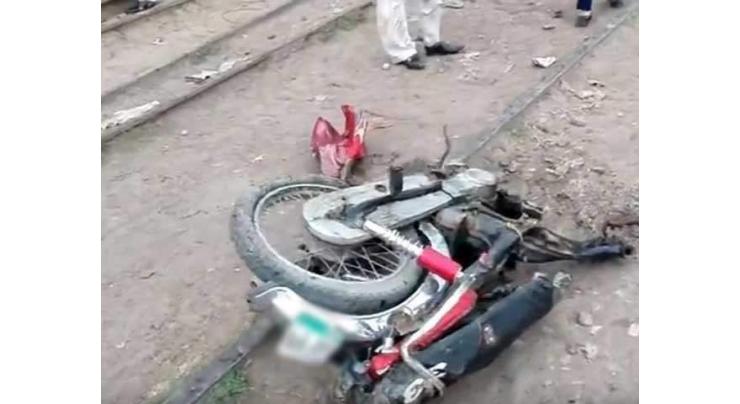 2 killed in road accident in Faisalabd 
