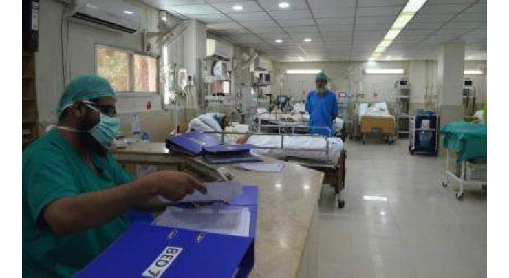 DC visits Shaikh Zayed Women Hospital Larkana
