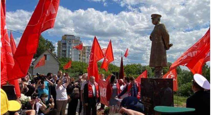 Russia unveils Stalin bust ahead of WWII commemorations
