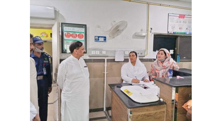 Chief Executive Officer (CEO) District Health Authority (DHA) Narowal Dr. Muhammed Afzal Rajput visited DHQ hospital
