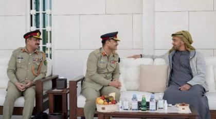 رئیس أرکان الجیش الجنرال عاصم منیر یجتمع برئیس دولة الامارات الشیخ محمد بن زاید