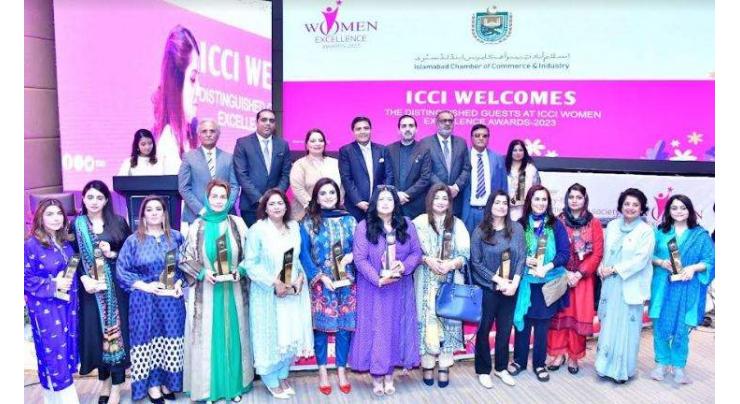 The Islamabad Chamber of Commerce and Industry (ICCI)  confers Excellence Awards to women high achievers
