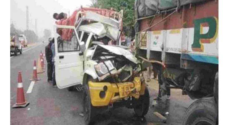 Two killed , six injured in road accident in Hyderabad 

