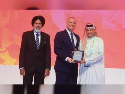 مرشحا اتحاد الإمارات لكرة القدم يحصلان على جائزة التميز الطبي من الاتحاد الآسيوي