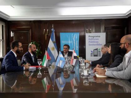 سفير الإمارات في بوينس أيرس  يلتقي وزير البيئة والتنمية المستدامة الأرجنتيني 