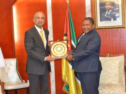 رئيس موزمبيق يستقبل الجروان .. ويؤكد دعمه للمجلس العالمي للتسامح والسلام