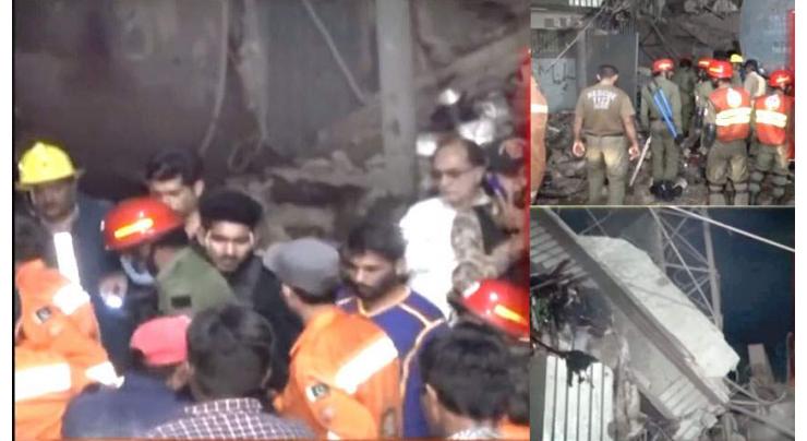 Four rescue workers die due to collapse of factory building