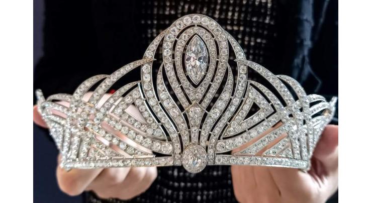 Coronation tiara crowns Geneva jewels auction
