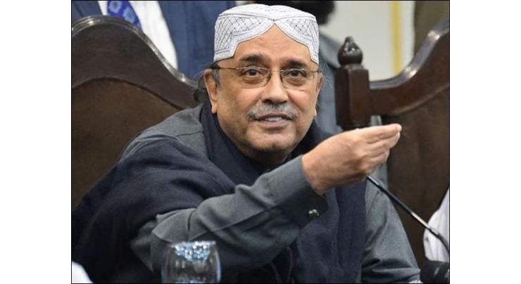 Zardari reaches Lahore to attract PTI defectors ahead of general elections