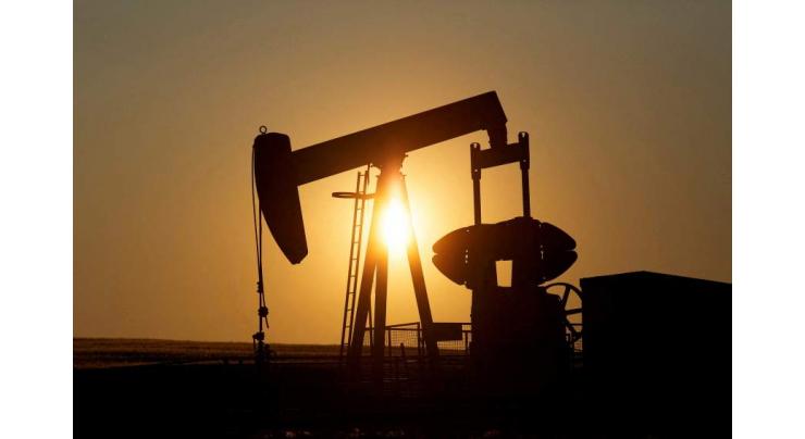 Oil Hits 4-Week Lows as Chinese Manufacturing Slides, Dollar Spikes