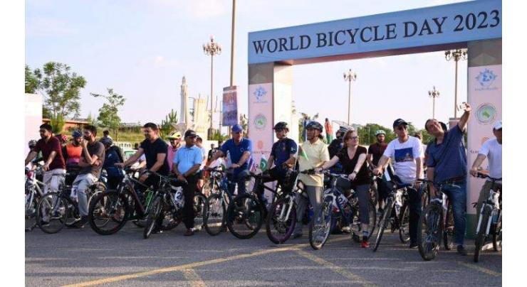 Embassy of Turkmenistan organizes cycling event
