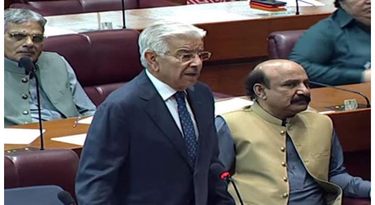 Security forces continue to render sacrifices in war on terror: Asif