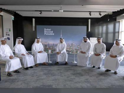 حمدان بن محمد يطّلع على سير العمل في &quot;دبي للاقتصاد والسياحة&quot;