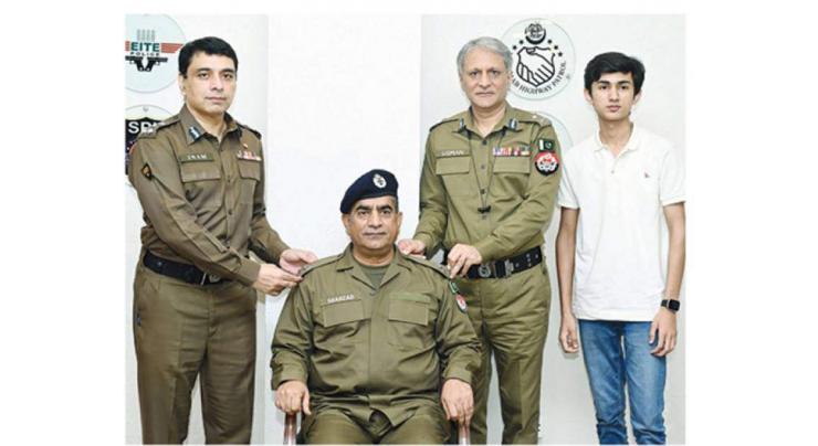 Inspector General Police Punjab Dr Usman Anwar pins rank badges to 52  inspectors
