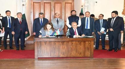 حکومة شھباز شریف توقع اتفاقیة مع أذربیجان لاستیراد الغاز المسال