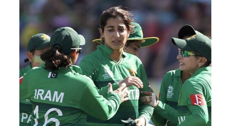 PCB announces first-ever domestic contracts for women cricketers
