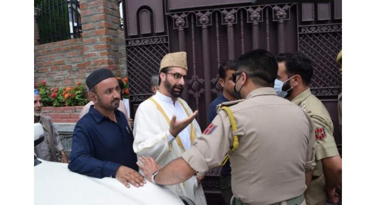 Mirwaiz continues to face restrictions on Friday prayers
