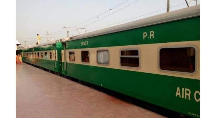 Shalimar Express again gets stop at Multan
