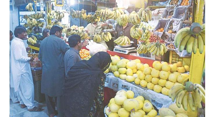 Deputy Commissioner Hyderabad Zahid Hussain visits vegetable market
