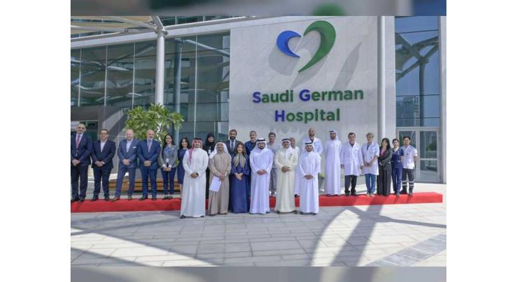 Ahmed bin Mohammed visits Saudi German Hospital in Al Barsha