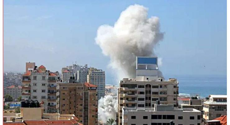 At least 160 Palestinians myrtred, over 1000 injured in Gaza air strikes

 


 