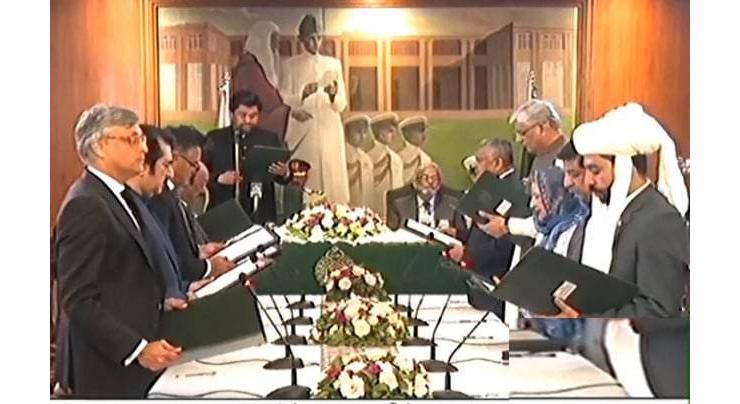 Nine-member caretaker cabinet of KP takes oath

 